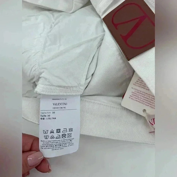 NWT Valentino White Jeans Womens Denim Embellished Large V Logo Size 30 - Picture 13 of 15